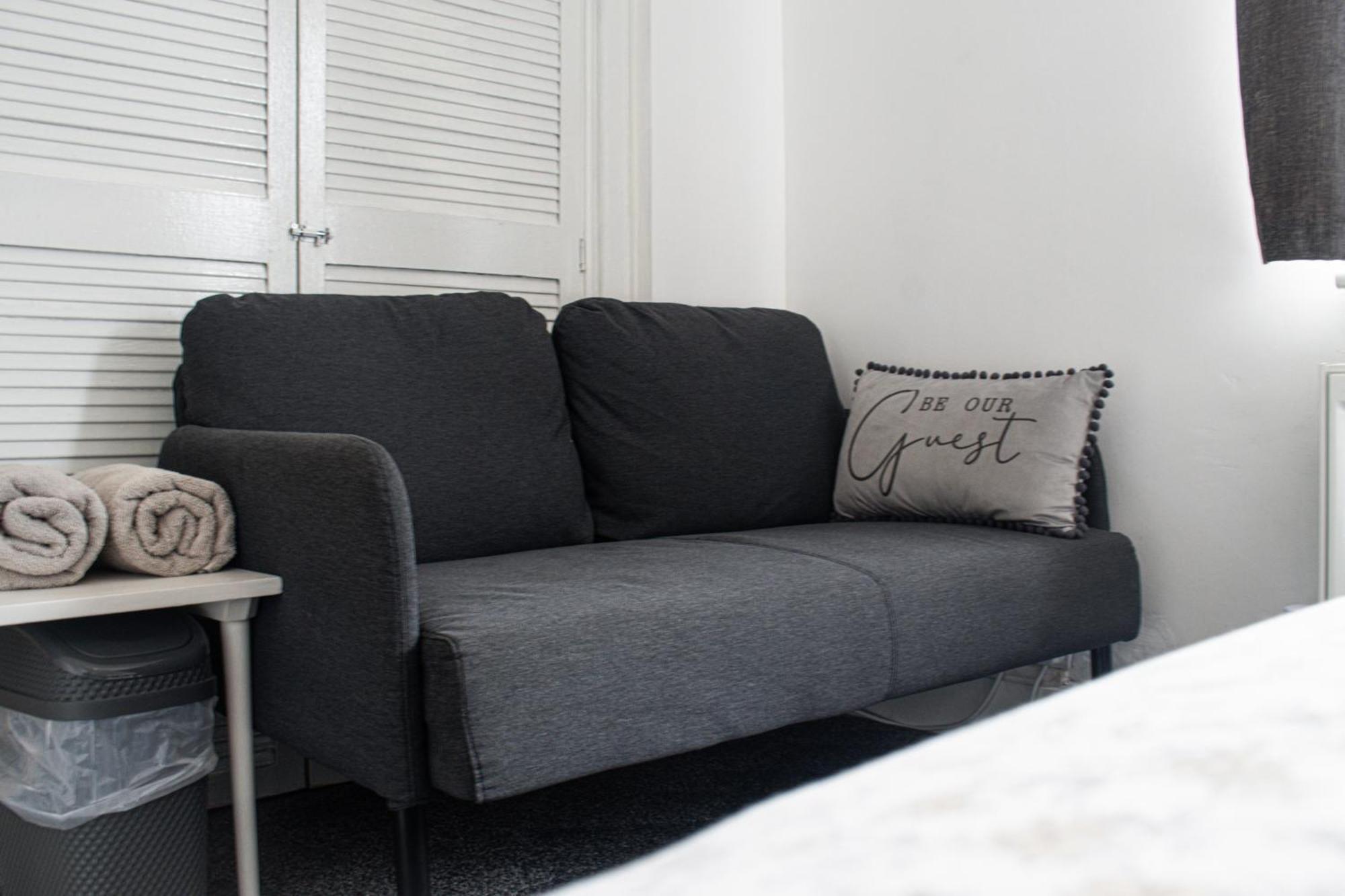 Luton - Newly Renovated Ideal For Short Stay, Close To Airport Train Station, Free Parking Off Street , Luxury Comfort In Price Guest house Luton (Bedfordshire)