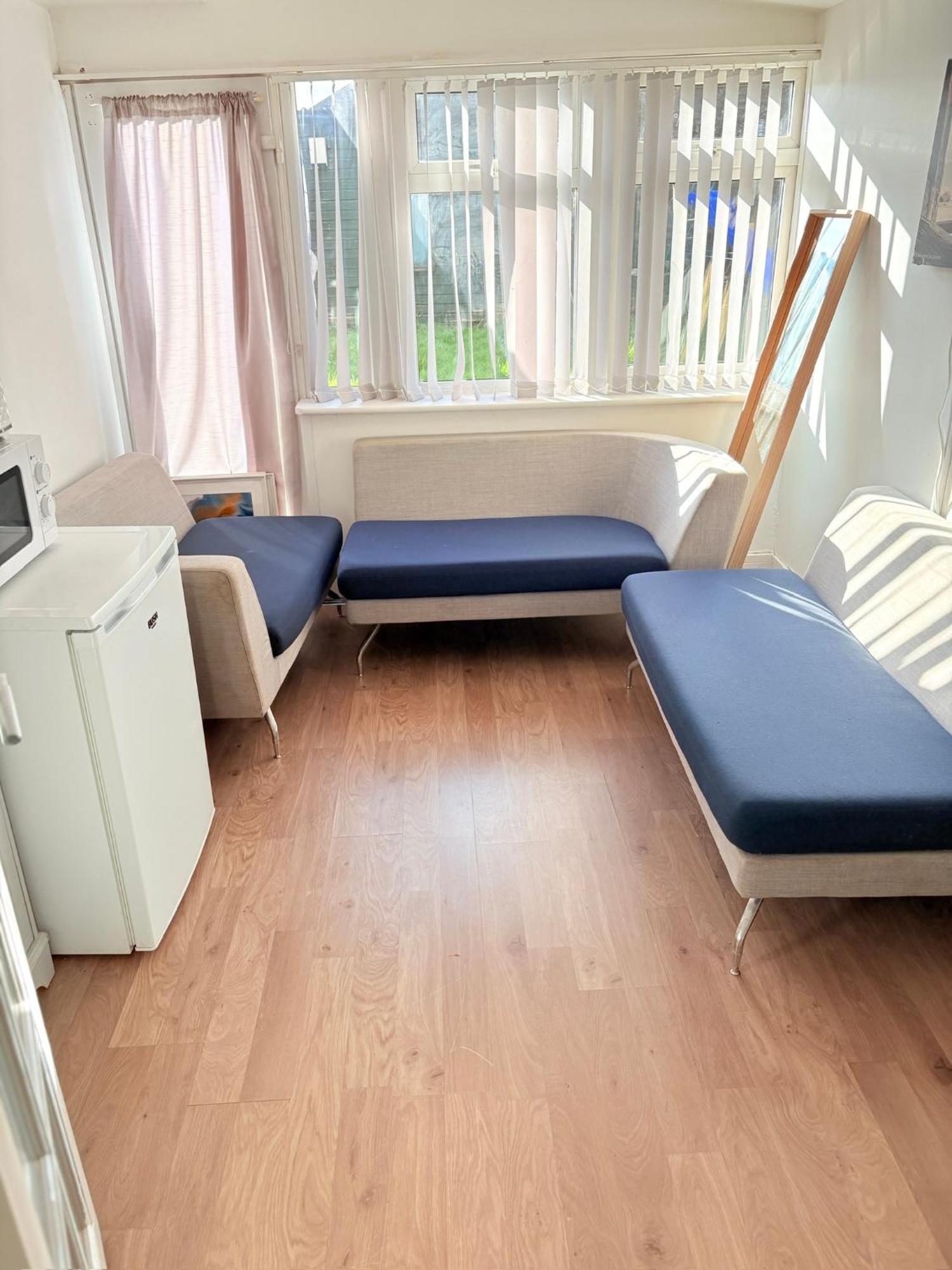 Guest house Luton - Newly Renovated Ideal For Short Stay, Close To Airport Train Station, Free Parking Off Street , Luxury Comfort In Price Luton (Bedfordshire)
