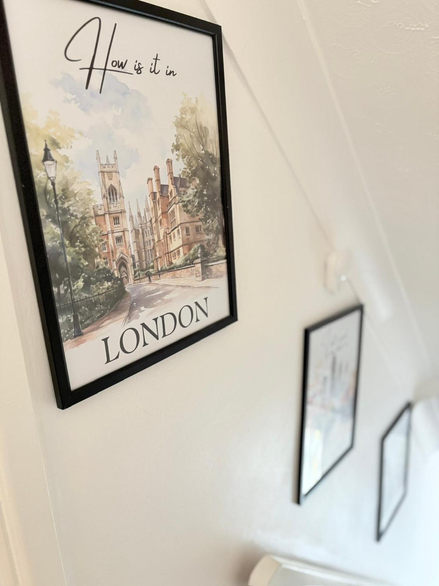 Guest house Luton - Newly Renovated Ideal For Short Stay, Close To Airport Train Station, Free Parking Off Street , Luxury Comfort In Price *